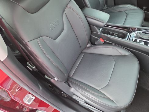 Certified 2022 Jeep Compass Limited AWD/4WD image 17