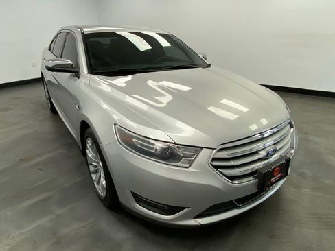 Used 2019 Ford Taurus Limited FWD image 7