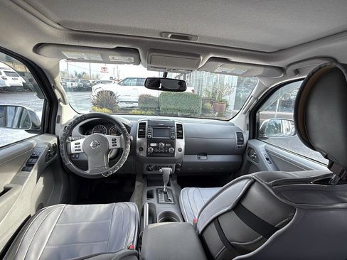 Used 2016 Nissan Frontier SL image 5