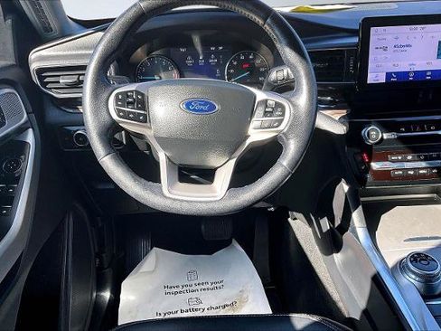 Certified 2022 Ford Explorer Limited w/ Equipment Group 301A image 5