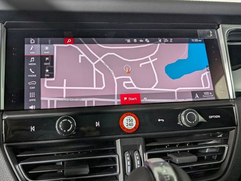 New 2026 Porsche Macan image 32