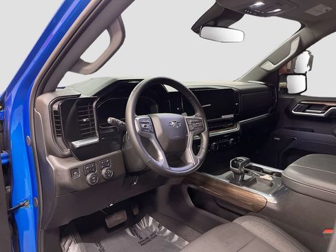 Used 2025 Chevrolet Silverado 1500 RST AWD/4WD image 9