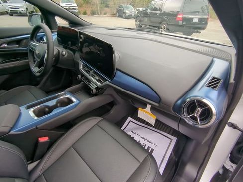 New 2026 Chevrolet Equinox EV LT image 45