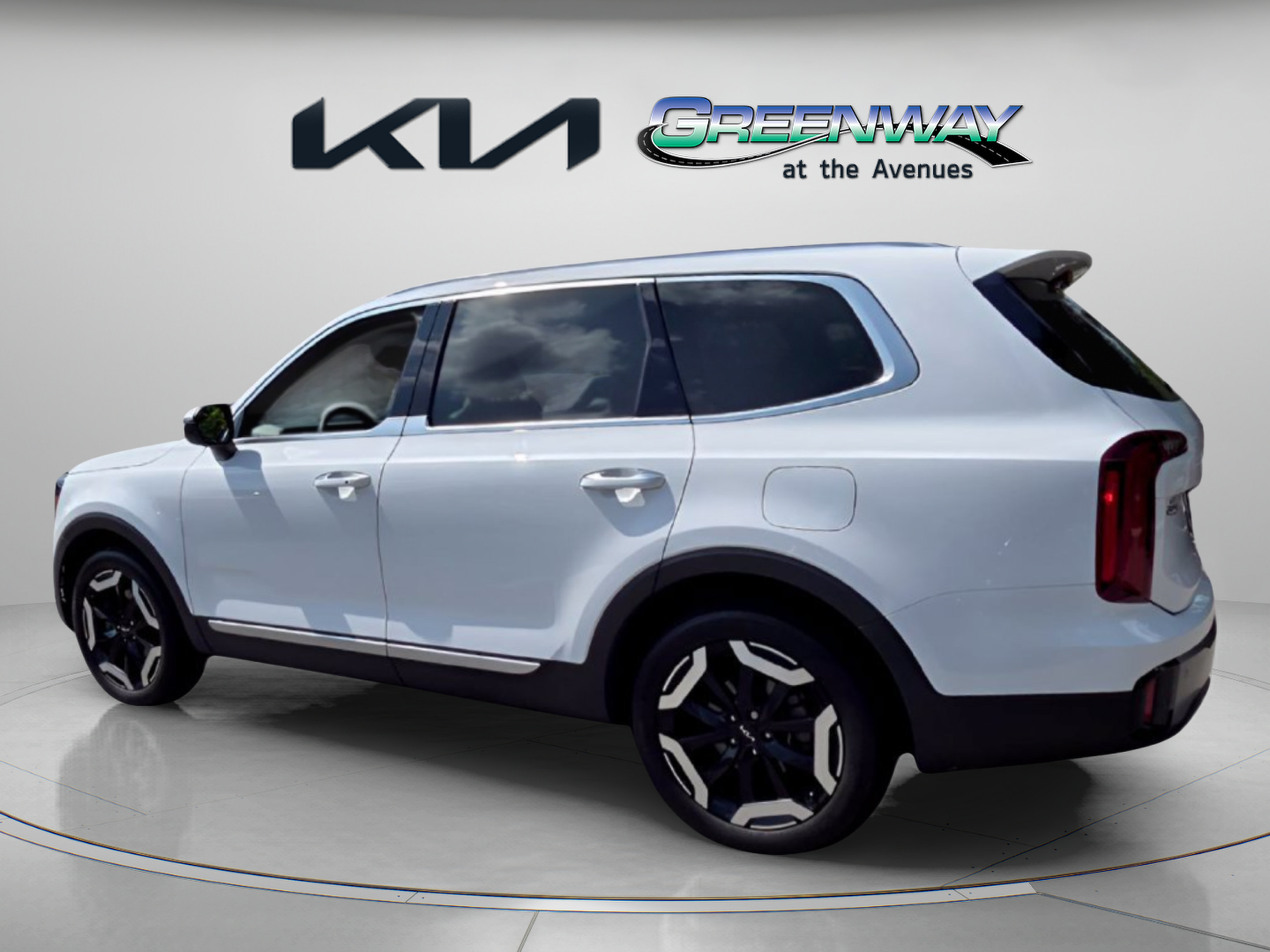 Used 2024 Kia Telluride S w/ S Sunroof Package FWD image 5