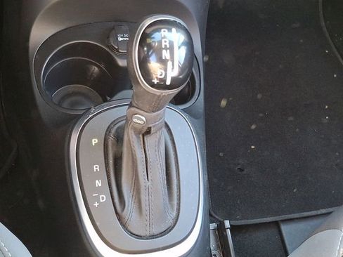 Used 2014 FIAT 500L Trekking w/ Popular Equipment Group image 15