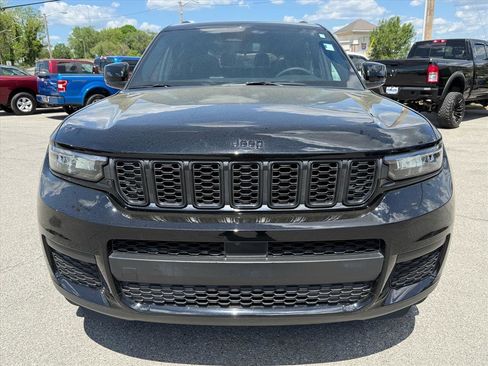 Used 2023 Jeep Grand Cherokee L Laredo AWD/4WD image 9