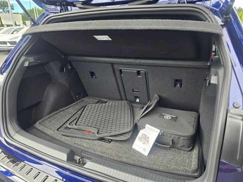 Used 2023 Volkswagen GTI SE FWD image 20