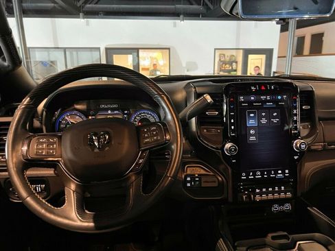 Used 2022 RAM 3500 Limited AWD/4WD image 17