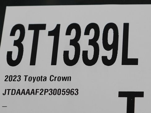 Used 2023 Toyota Crown AWD/4WD image 31