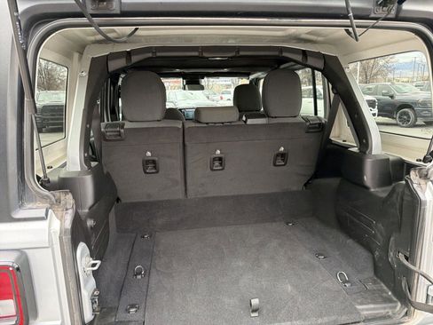 Used 2024 Jeep Wrangler Willys image 30