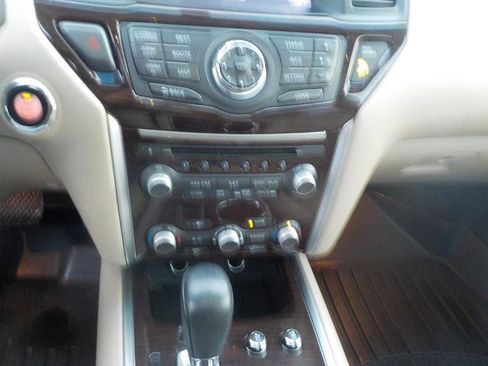 Used 2016 Nissan Pathfinder Platinum w/ Family Entertainment Package image 16