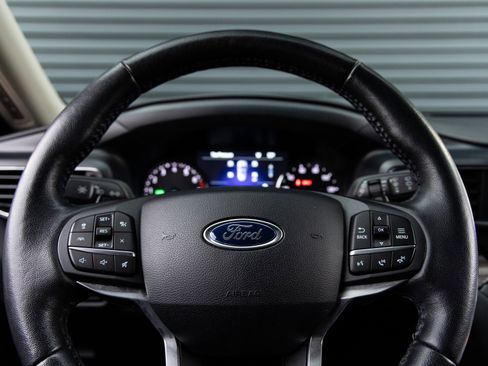 Used 2020 Ford Explorer Limited w/ Hybrid Equipment Group 310A image 12