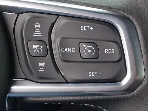 Used 2025 Jeep Wrangler Unlimited Sahara AWD/4WD image 22