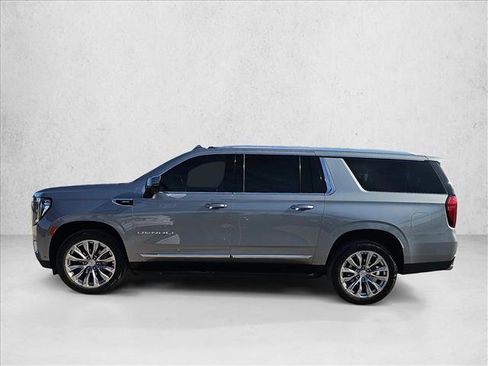 Used 2024 GMC Yukon XL Denali w/ Advanced Technology Package image 2