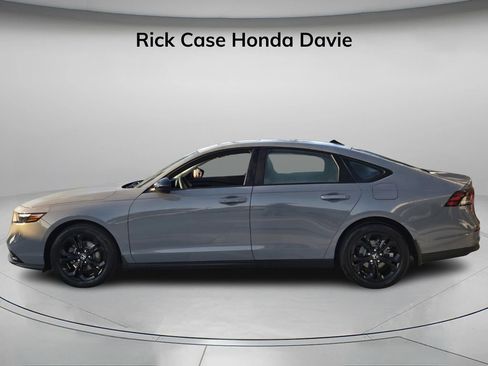 Used 2025 Honda Accord SE image 4