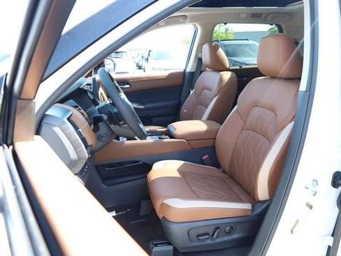 New 2026 Nissan Pathfinder Platinum AWD/4WD image 10