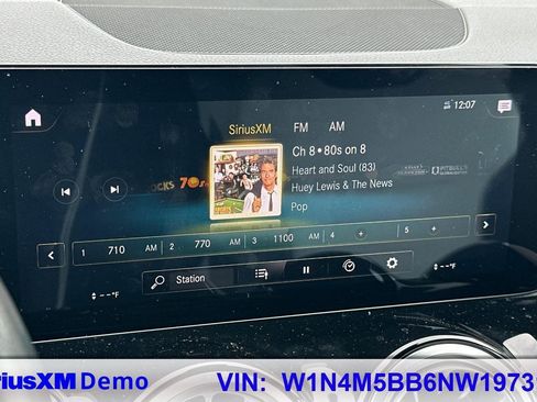 Used 2022 Mercedes-Benz GLB 35 AMG 4MATIC image 36