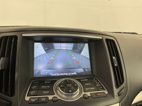 Used 2010 INFINITI G37 Journey w/ Premium Pkg image 3