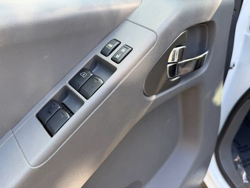 Used 2019 Nissan Frontier SV RWD image 16