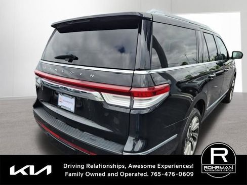 Used 2023 Lincoln Navigator L Reserve AWD/4WD image 4