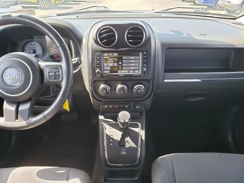 Used 2015 Jeep Patriot Latitude AWD/4WD image 15