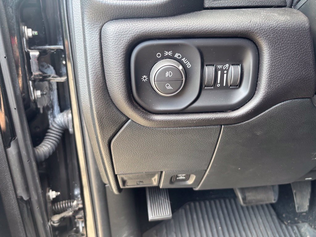 Used 2023 RAM 2500 Laramie AWD/4WD image 24