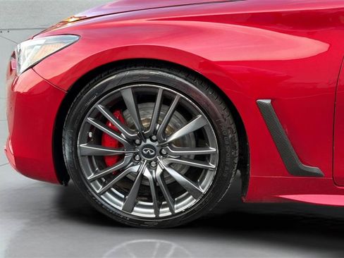 Used 2017 INFINITI Q60 Red Sport 400 RWD image 35