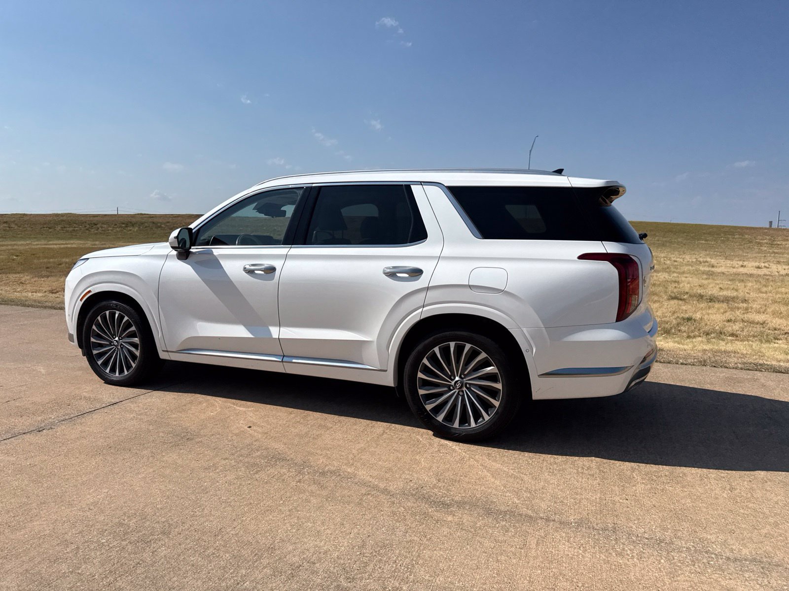 Used 2024 Hyundai Palisade Calligraphy FWD image 12