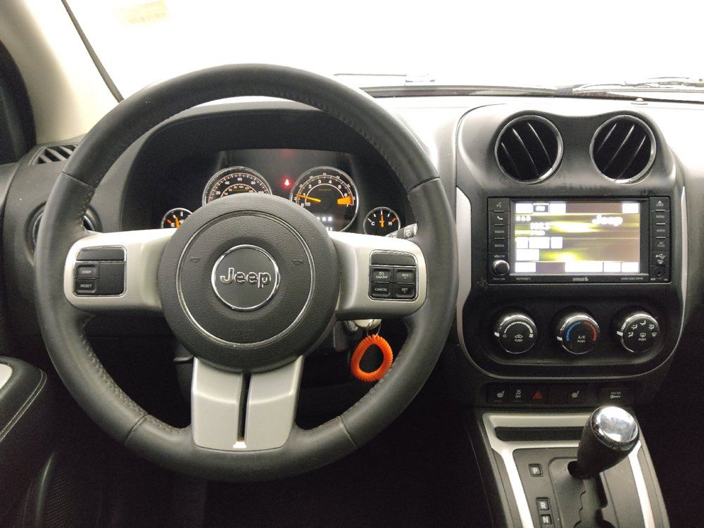 Used 2016 Jeep Compass High Altitude FWD image 22