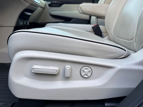Certified 2025 Honda Odyssey Touring image 14
