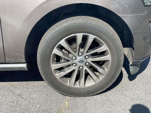 Used 2018 Ford Expedition Max Limited RWD image 24