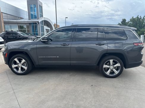 Used 2021 Jeep Grand Cherokee L Limited AWD/4WD image 2