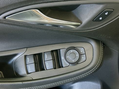 Used 2025 Buick Encore GX Preferred image 15