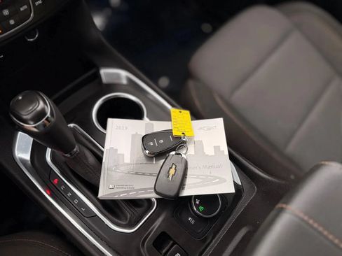 Used 2019 Chevrolet Traverse LS FWD image 18