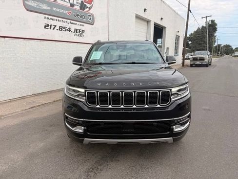 Used 2022 Jeep Wagoneer Series II AWD/4WD image 3