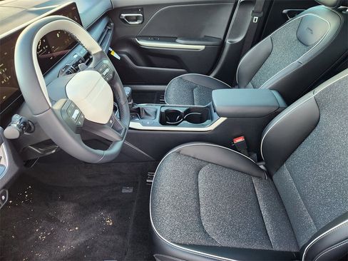 New 2025 Kia K4 GT-Line w/ GT-Line Sunroof Package image 9