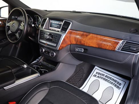 Used 2013 Mercedes-Benz ML 550 4MATIC image 29