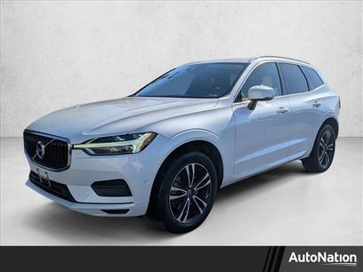 Used 2019 Volvo XC60 T6 Momentum w/ Multimedia Package
