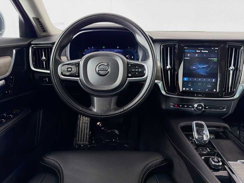 Used 2022 Volvo S90 B6 Inscription w/ Advanced Package image 22