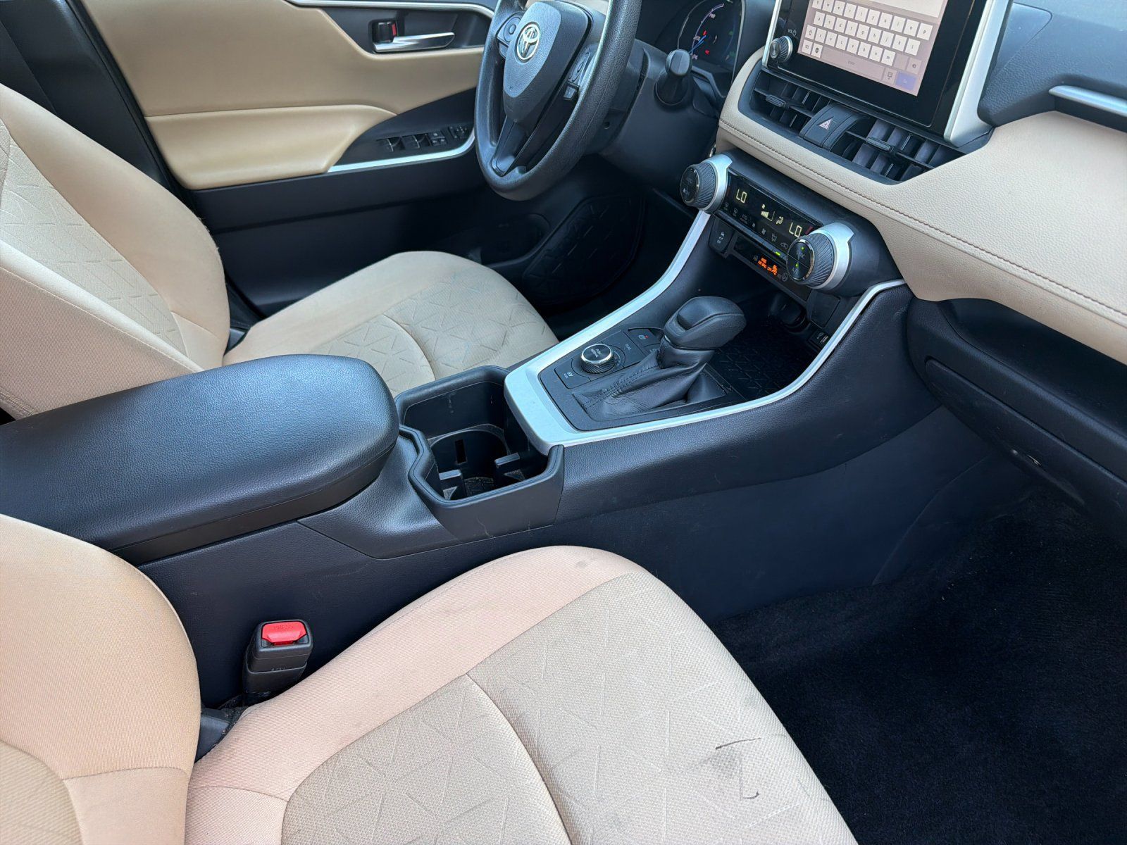Used 2025 Toyota RAV4 XLE w/ Convenience Package AWD/4WD image 15