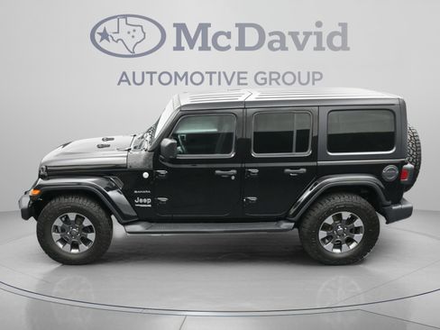 Used 2018 Jeep Wrangler Unlimited Sahara AWD/4WD image 35