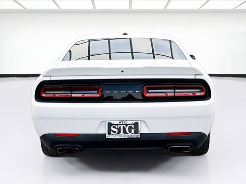 Used 2022 Dodge Challenger R/T image 5