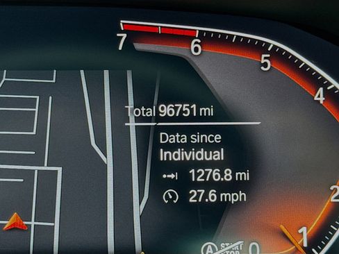 Used 2019 BMW 330i Sedan w/ M Sport Package image 8