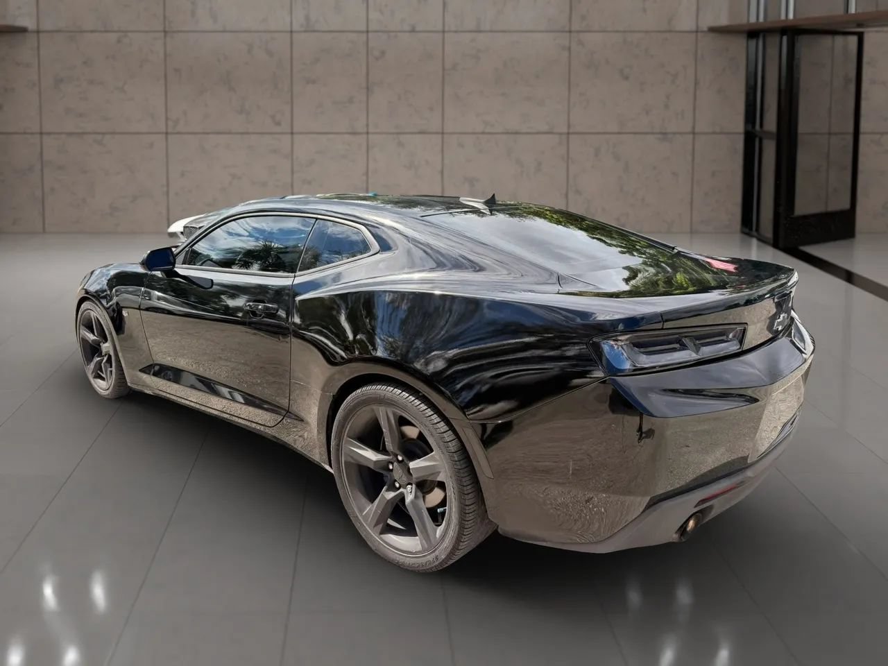 Used 2018 Chevrolet Camaro LT RWD image 6