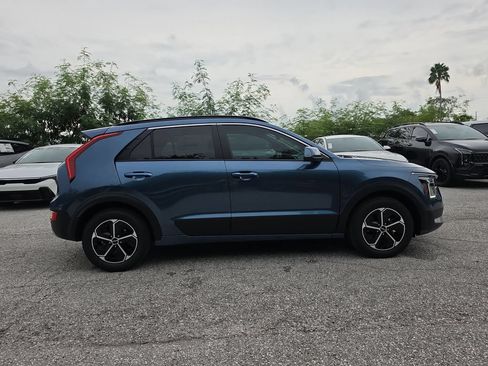 New 2026 Kia Niro EX FWD image 9