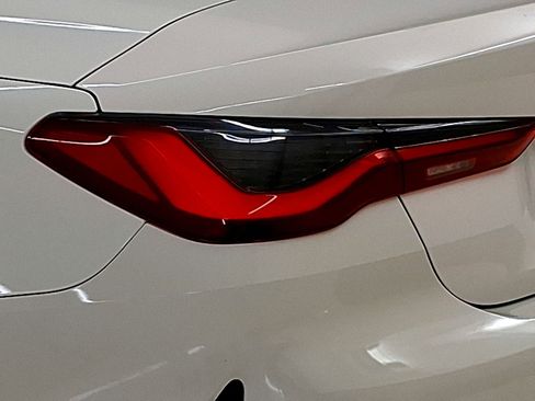 Used 2024 BMW 430i Convertible w/ Convenience Package image 11