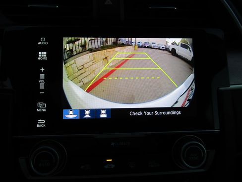 Used 2017 Honda Civic Touring image 18