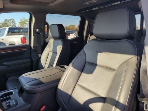 Used 2023 GMC Sierra 1500 Denali w/ Technology Package AWD/4WD image 12