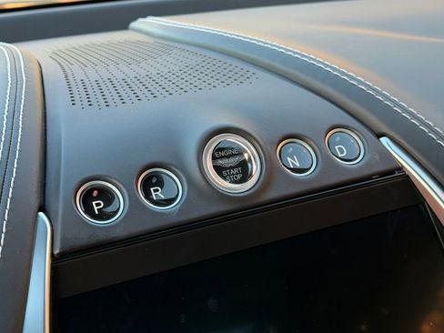 Used 2022 Aston Martin DBX image 20