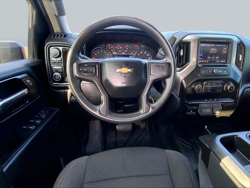 Used 2021 Chevrolet Silverado 2500 Custom w/ Custom Value Package AWD/4WD image 6